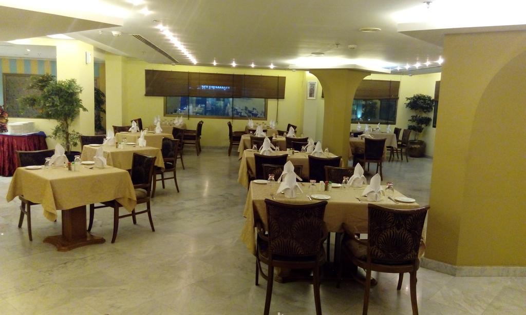 Hala Hotel Эль-Хубар Экстерьер фото