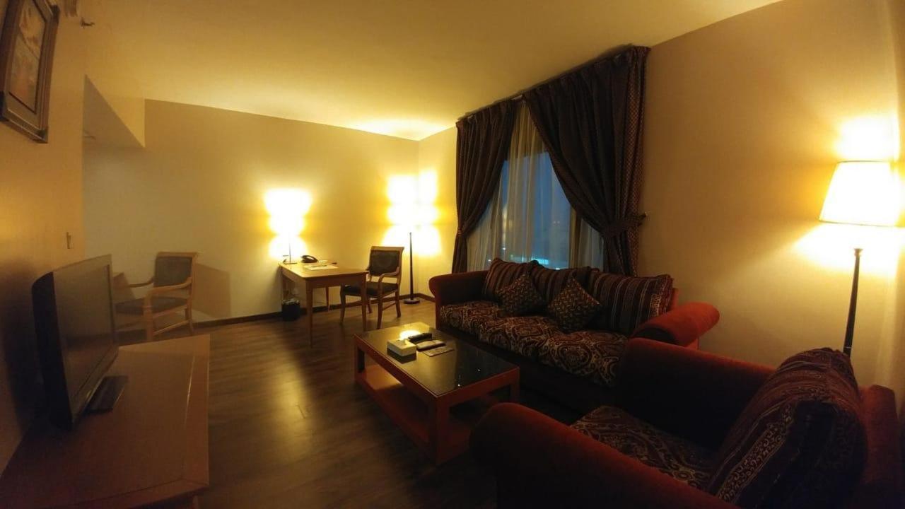 Hala Hotel Эль-Хубар Экстерьер фото